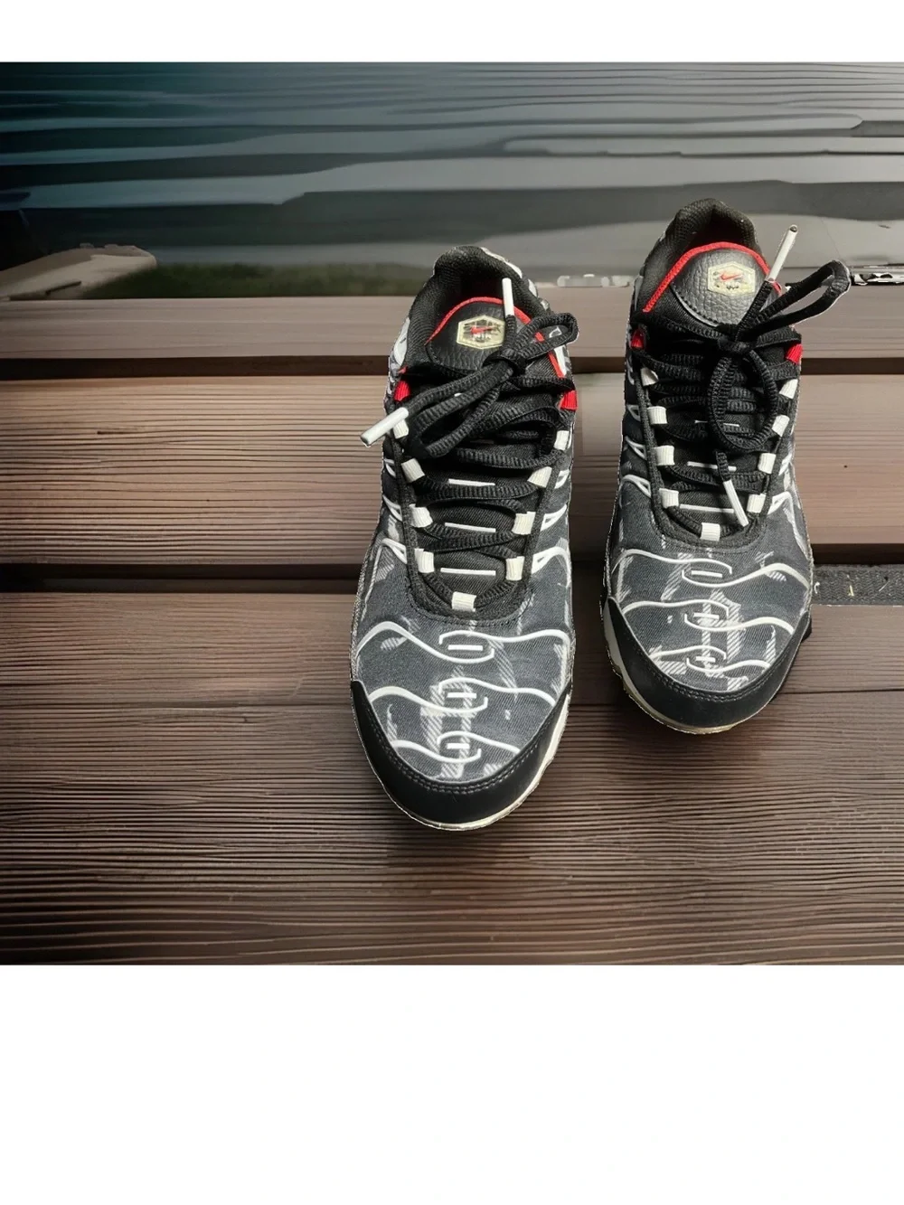 Nike Kids Black and Red Patterned Mesh Sneakers